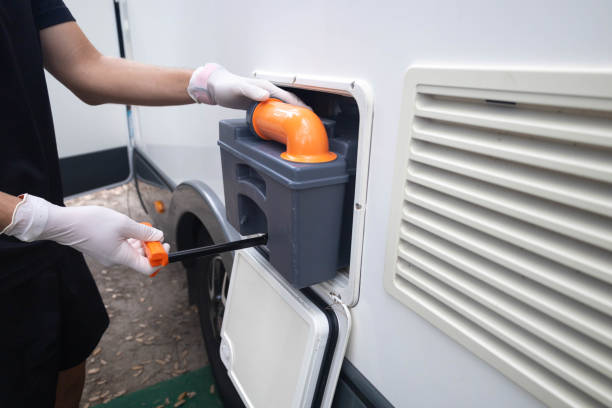Porta potty delivery and setup in Advance, MO
